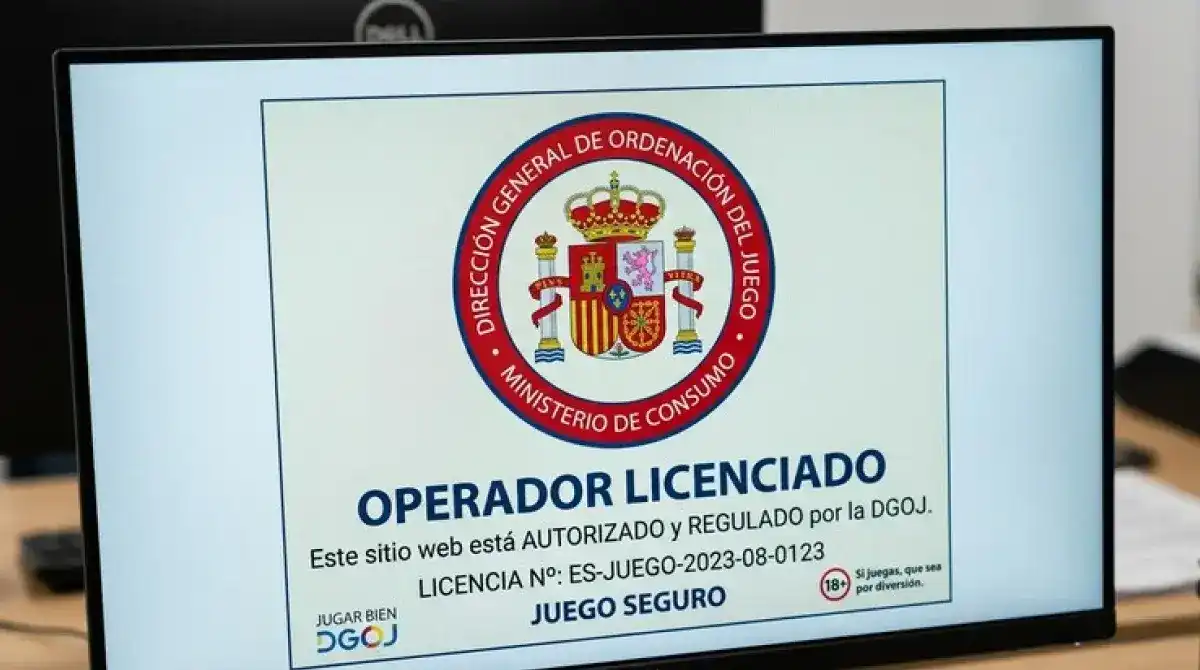 Sello oficial de juego seguro de la DGOJ que acredita a un operador con licencia en España